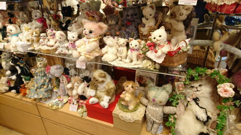 本日AM10：00より、『ニャンとも可愛い～猫展』通販開始いたします♪