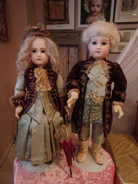 大変希少で貴重なAntique JUMEAU （男女ペア）DOLLが入荷いたしました。