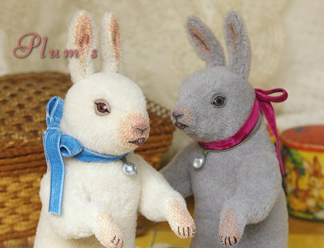 テディベア作家の“Plum’s”さま作のうさぎちゃん達が初入荷致しました♪