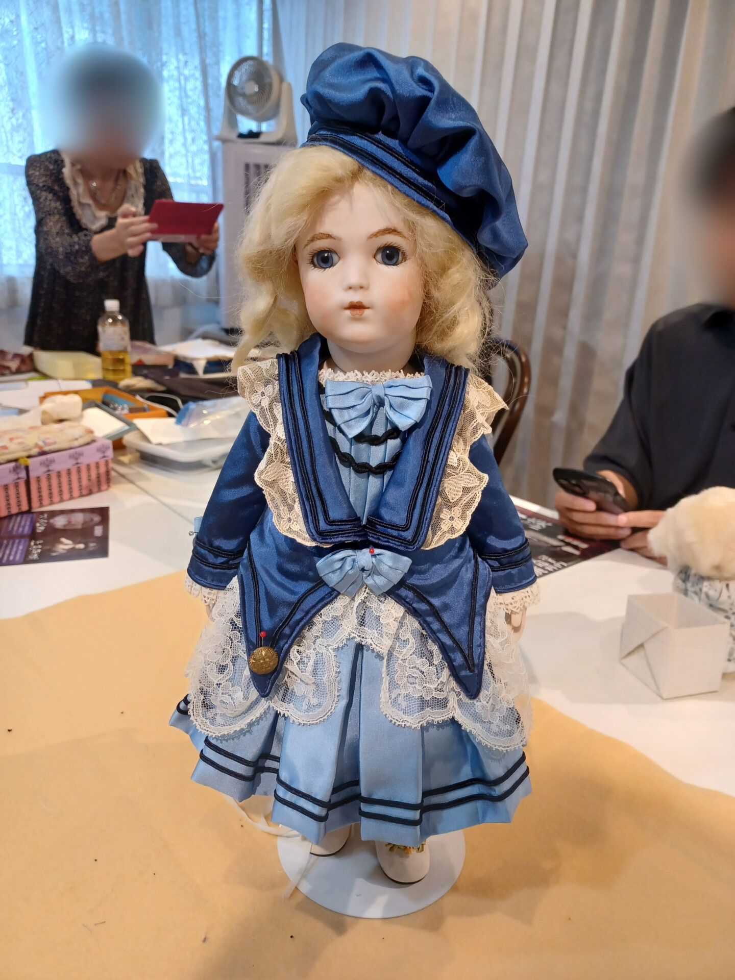 ◆3階浪漫館ギャラリー　9月18日（金）お人形衣装教室の様子です◆