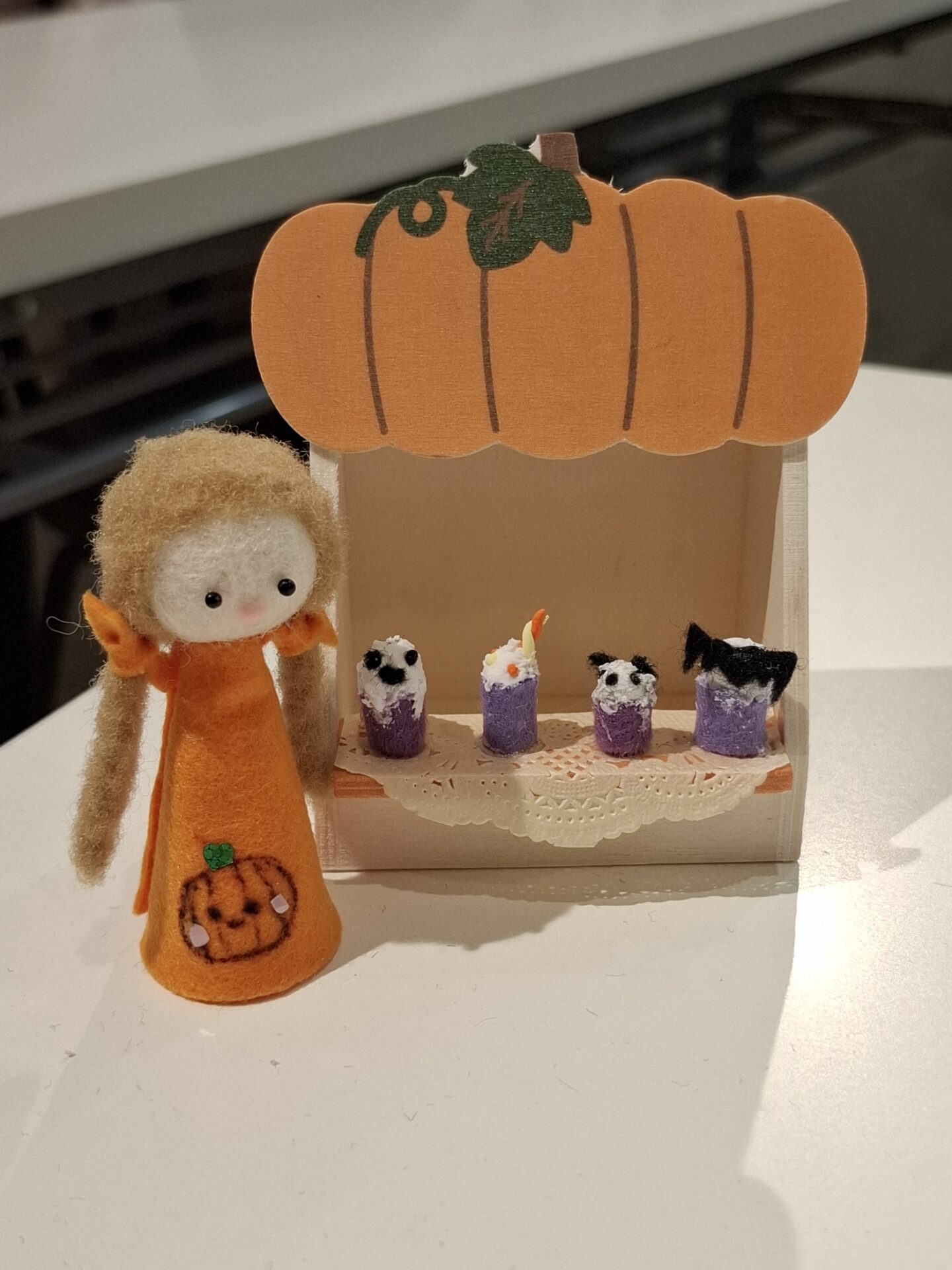 ◆3階浪漫館ギャラリー　10月4日（日） 子供手芸教室の様子です◆