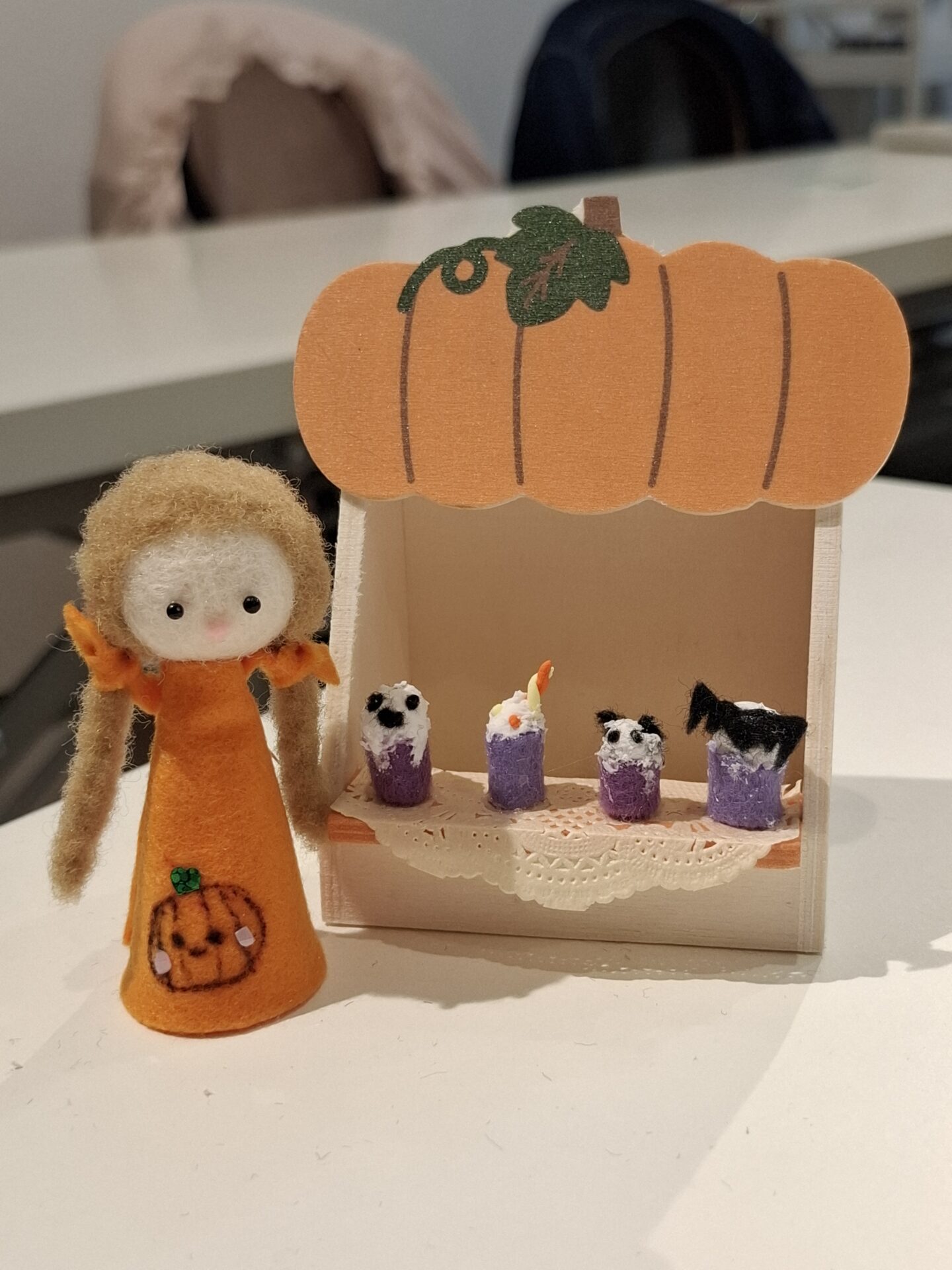 ◆3階浪漫館ギャラリー　10月4日（日） 子供手芸教室の様子です◆