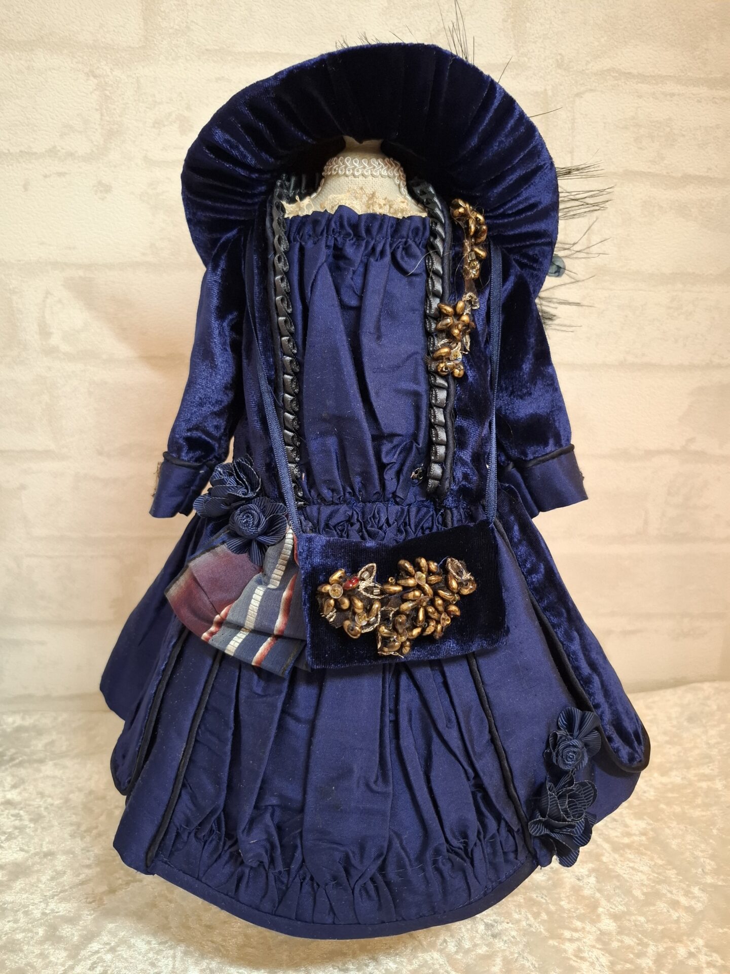 リプロダクションドール作家「大坪 純子」様の 1点物の新作ドール用ドレスセットが入荷致しました。