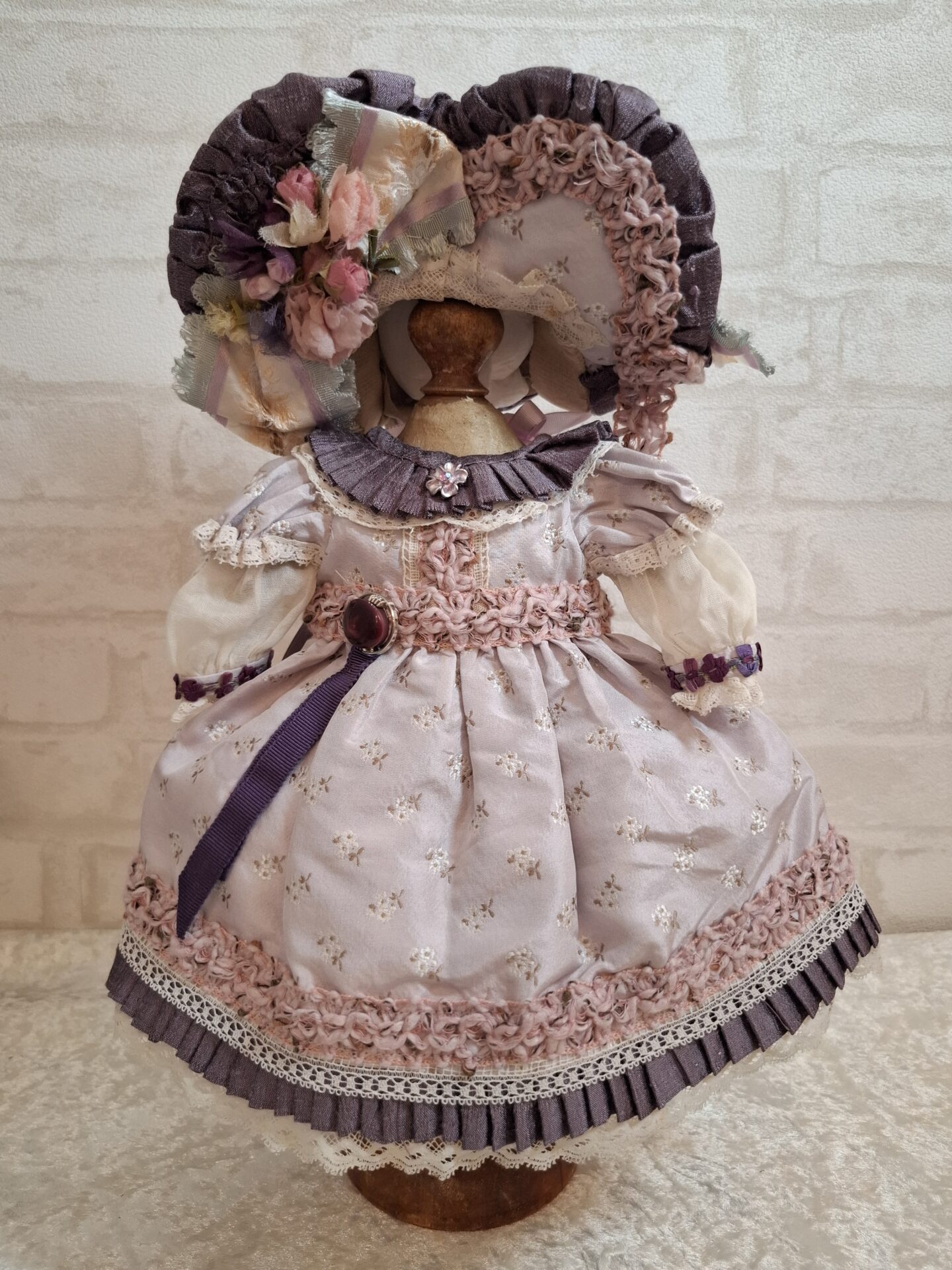 リプロダクションドール作家「大坪 純子」様の 1点物の新作ドール用ドレスセットが入荷致しました。