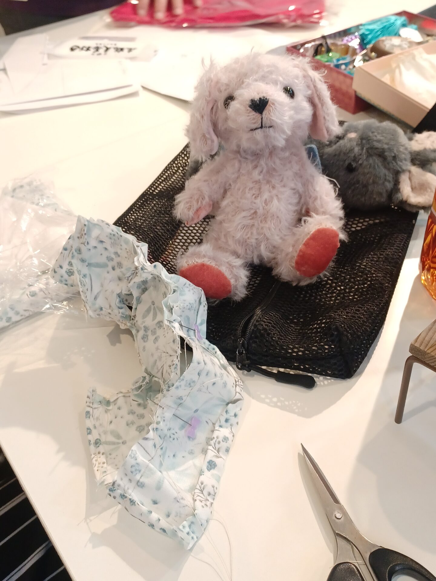 ◆3階浪漫館ギャラリー　8月14日（金）お人形衣装教室の様子です◆