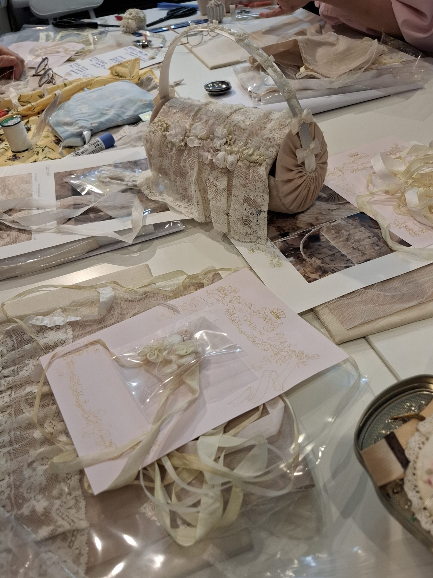 ♦リボン刺繍作家「ビクトリアンローズ」様の1Dayワークショップを開催いたしました♦